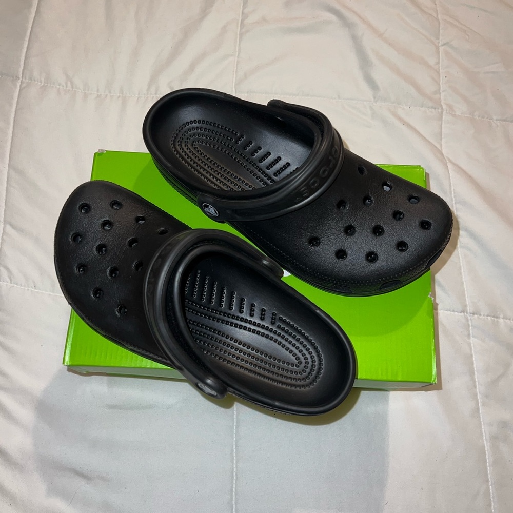 Women’s Black Crocs size 7